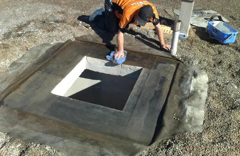 Sealing the opening, Membrane around the new opening.