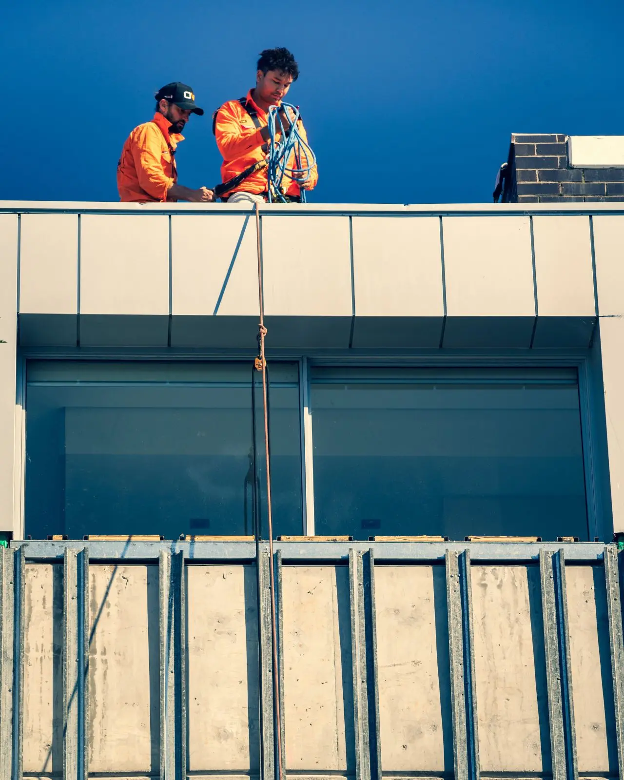 Rigging from the roof edge, Building D · 2021