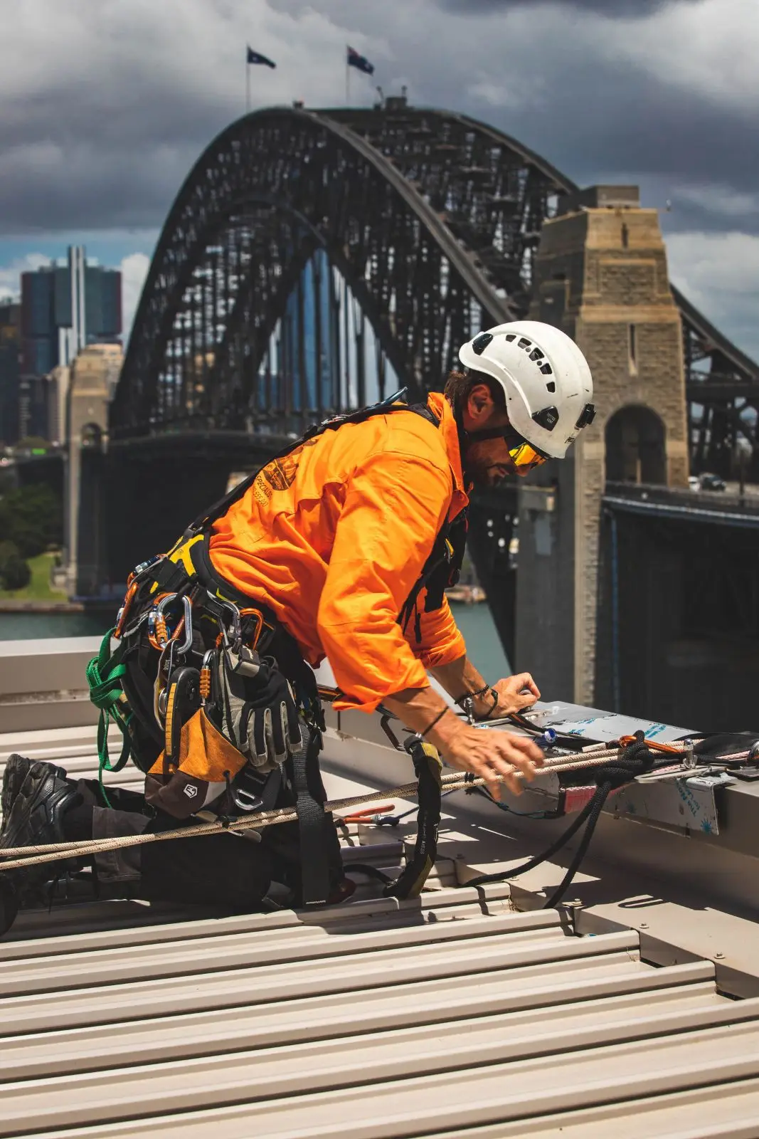 Harbour Bridge behind the crew, Upper Pitt St, Kirribilli