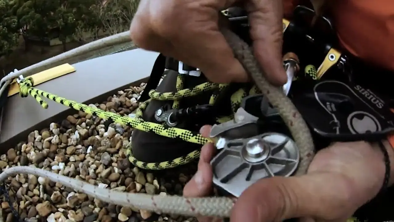 Video: Descender on the rope, Helmet cam