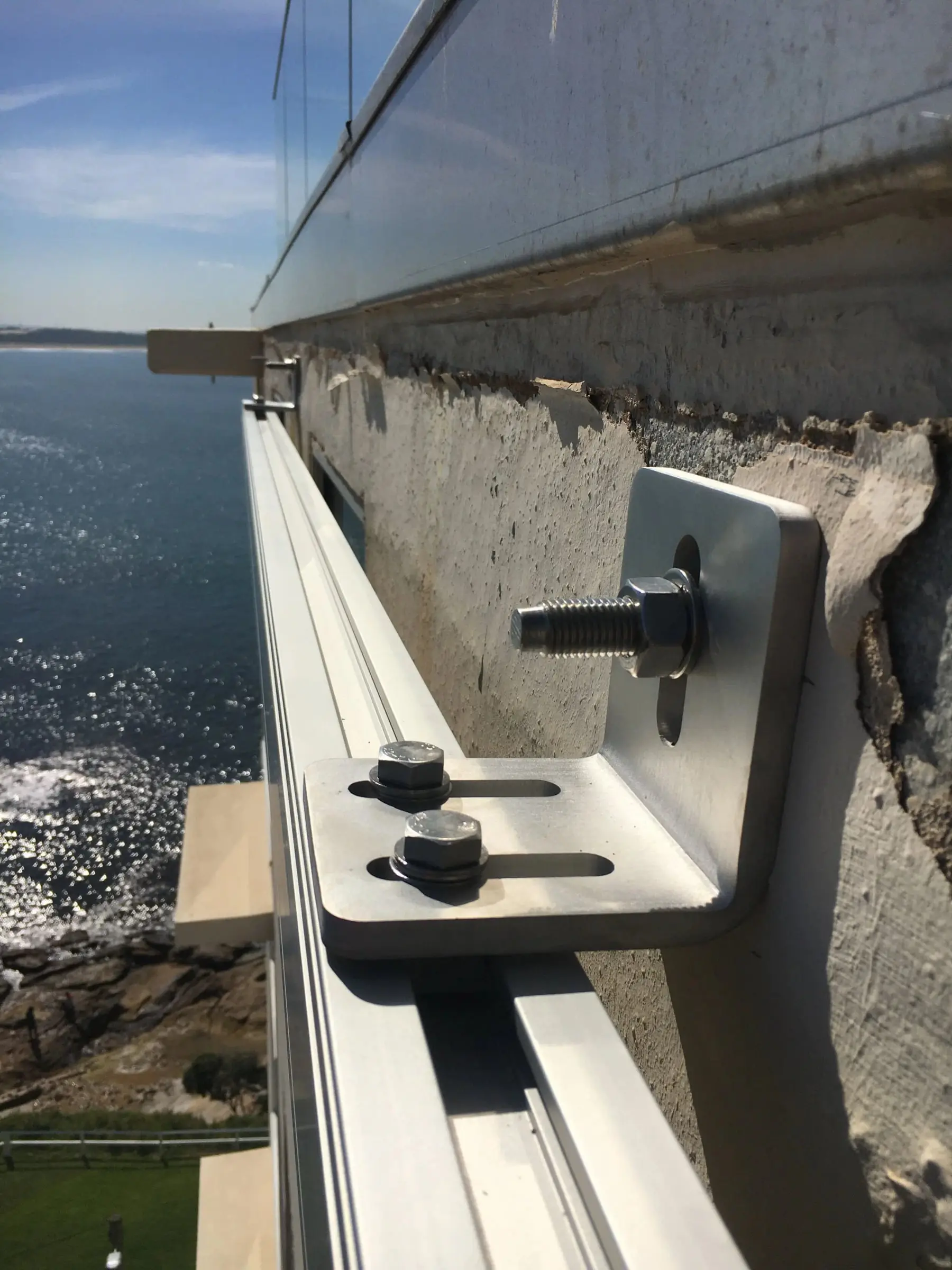 L bracket holding the rail, Cronulla
